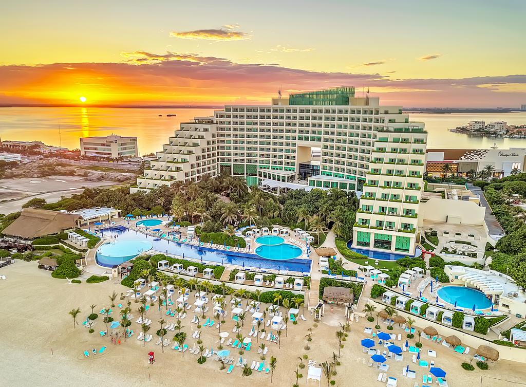 Live Aqua Beach Resort Cancun - top 10 best luxury 5 star hotels in Cancun
