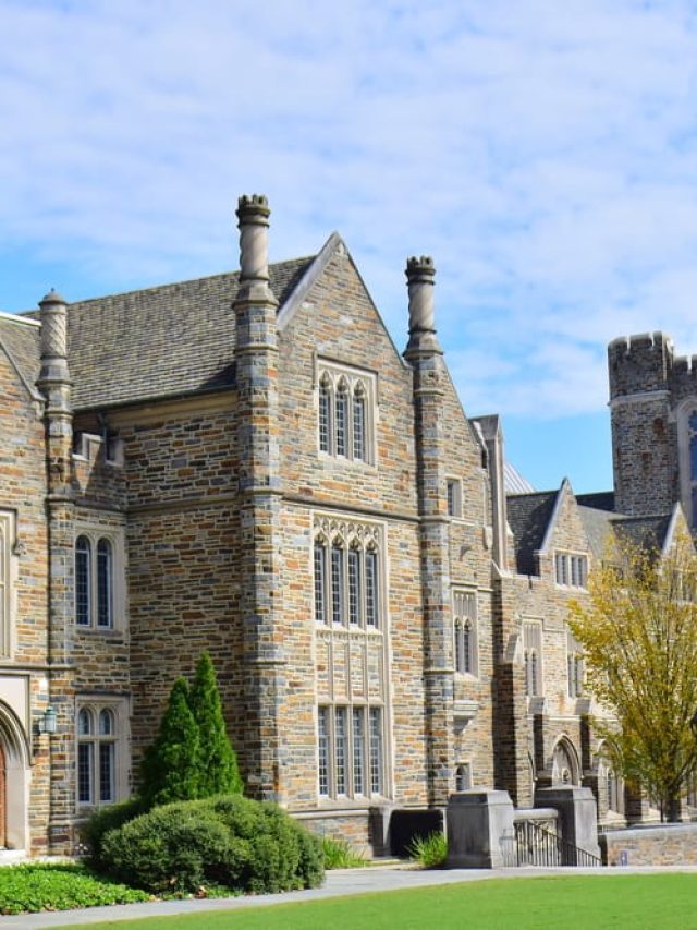 cropped-Ancient-building-in-Duke-University-North-Carolina.jpg