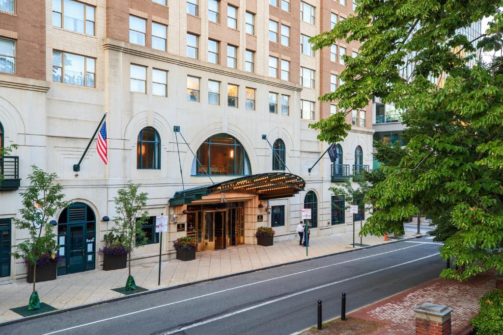Renaissance Philadelphia Downtown Hotel - 5 Most Famous Hotels in Philadelphia, Pennsylvania