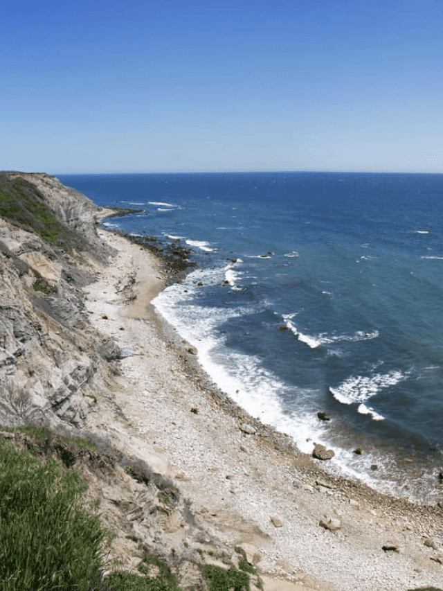 12 Best New England Beaches for Families Story Poster Image (1)