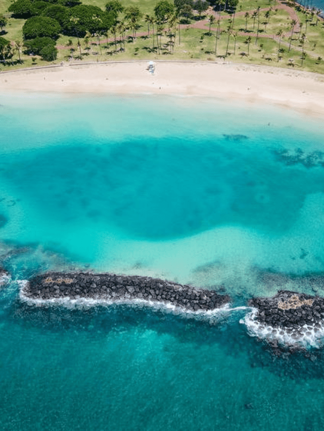 17 Best Beaches in Oahu for Families Story Poster Image