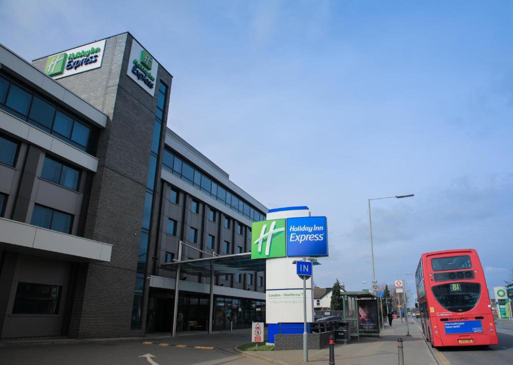 Holiday Inn Express London - Heathrow T5 by IHG
